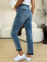 Load image into Gallery viewer, Judy Blue Mid Rise Rigid Magic Release Hem Jeans