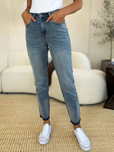 Load image into Gallery viewer, Judy Blue Mid Rise Rigid Magic Release Hem Jeans