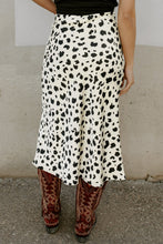 Load image into Gallery viewer, Leopard Print Midi Skirt