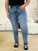 Load image into Gallery viewer, Judy Blue Mid Rise Rigid Magic Release Hem Jeans