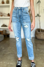 Load image into Gallery viewer, Judy Blue Distressed Straight Jeans with Patch Pockets