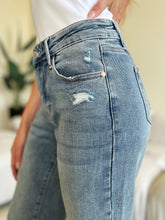 Load image into Gallery viewer, Judy Blue Mid Rise Distressed Straight Jeans