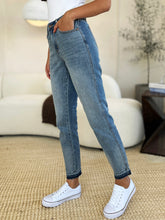 Load image into Gallery viewer, Judy Blue Mid Rise Rigid Magic Release Hem Jeans