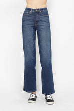 Load image into Gallery viewer, Judy Blue High Waist Tummy Control Jeans