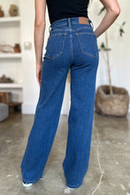 Load image into Gallery viewer, Judy Blue High Rise Straight Jeans