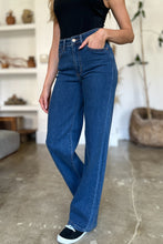 Load image into Gallery viewer, Judy Blue High Rise Straight Jeans