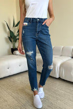 Load image into Gallery viewer, Judy Blue Queen Of Hearts Coin Pocket BF Jeans