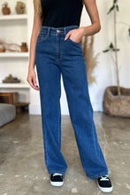 Load image into Gallery viewer, Judy Blue High Rise Straight Jeans