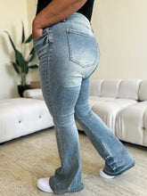 Load image into Gallery viewer, Judy Blue Mid Rise Flare Jeans