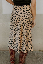 Load image into Gallery viewer, Leopard Print Midi Skirt