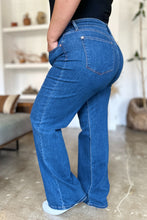 Load image into Gallery viewer, Judy Blue High Rise Straight Jeans