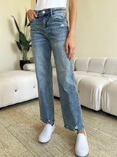 Load image into Gallery viewer, Judy Blue Mid Rise Distressed Straight Jeans