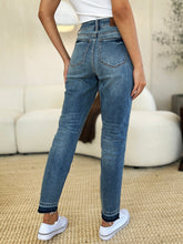 Load image into Gallery viewer, Judy Blue Mid Rise Rigid Magic Release Hem Jeans