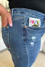 Load image into Gallery viewer, Judy Blue Queen Of Hearts Coin Pocket BF Jeans