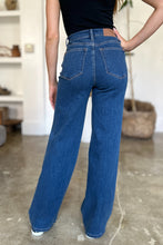 Load image into Gallery viewer, Judy Blue High Rise Straight Jeans