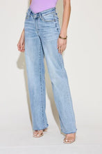 Load image into Gallery viewer, Judy Blue V Front Waistband Straight Jeans